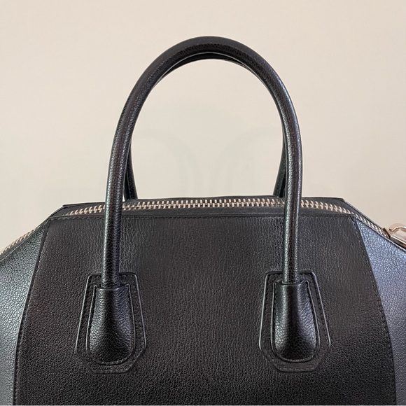 GIVENCHY Antigona Small Bag in Goatskin Black - Picture 4 of 8